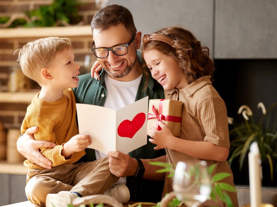 PADRES. Para muchos, esta jornada tan especial representa una gran oportunidad de recibir el cariño y el reconocimiento de sus hijos y seres queridos.