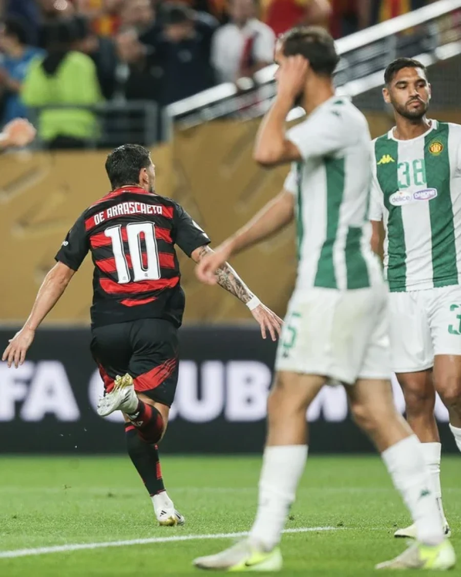 URUGUAYO. De Arrascaeta festeja su gol.