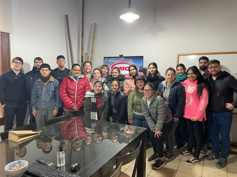 La capacitación estuvo orientada a brindar herramientas concretas para jóvenes y adultos que buscan insertarse en el mundo del trabajo.