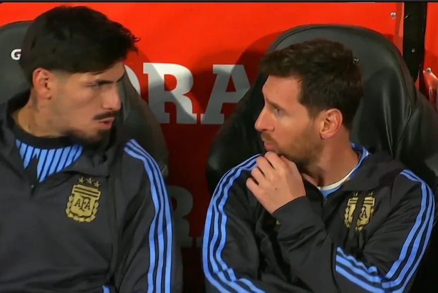 CONVOCADO. Lomónaco junto a Messi, en la reciente doble fecha de Eliminatorias.