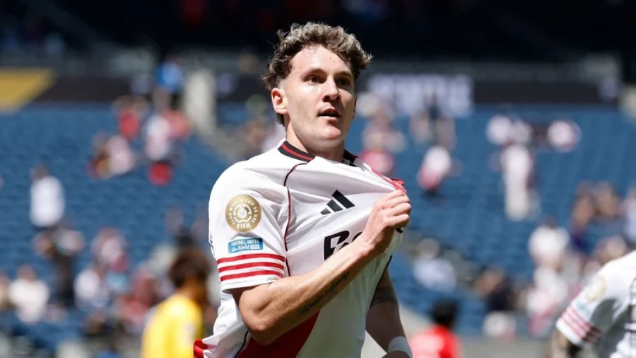 CONTUNDENCIA. El atacante rafaelino metió un certero cabezazo para el 1 a 0.