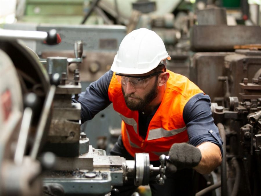 DESACELERA. La industria santafesina cayó 7,4% en abril frente a marzo pese a una leve mejora interanual.