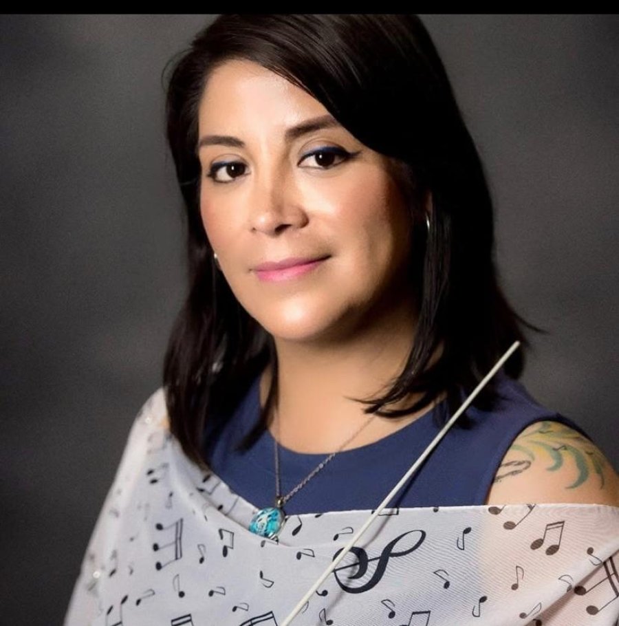 La directora invitada, Juanita Caballero-McGill.