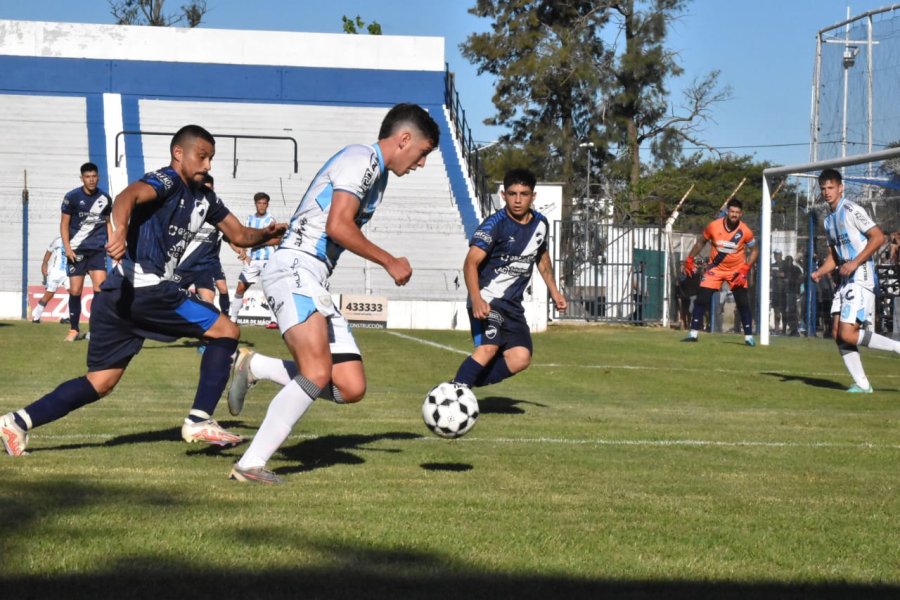 CRUCE LIGUISTA. La Crema y la BH juegan este viernes.
