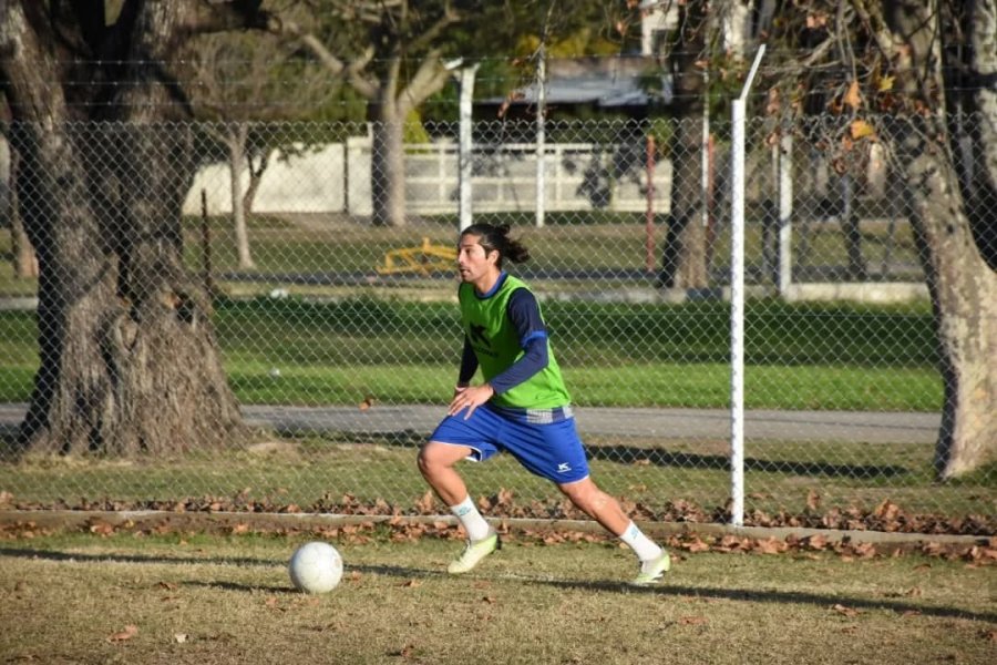 OTRA VEZ TITULAR. El atacante Franco Caballero.