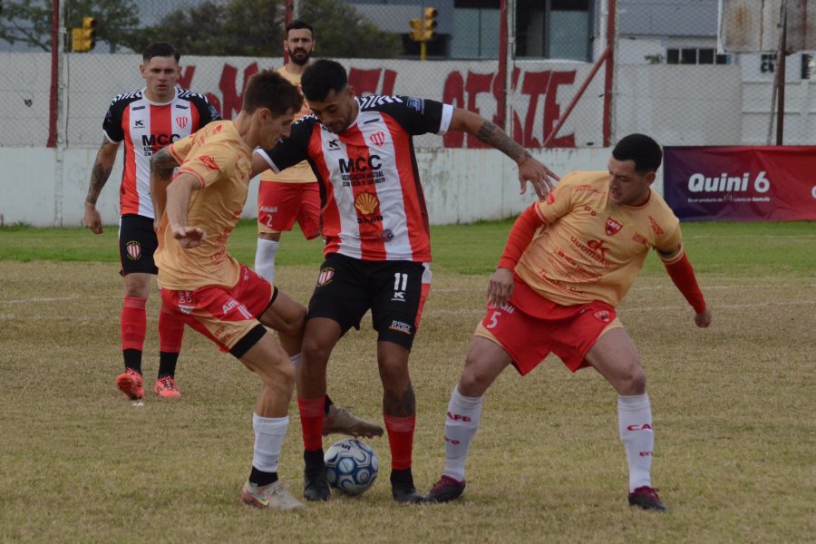 SE HIZO FUERTE. Ferro aprovechó su localía en Los Nogales.