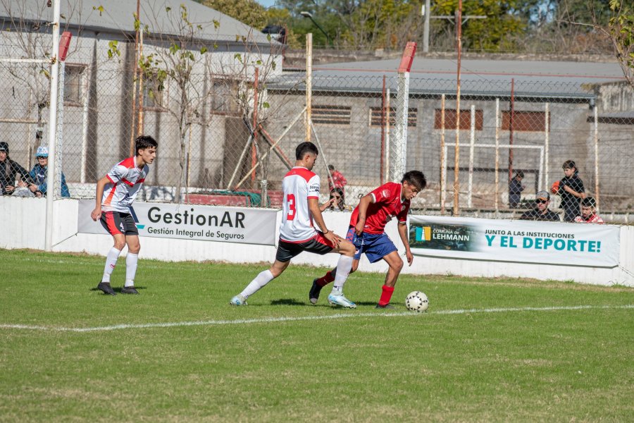 CAYO PERO LIDERA. Independiente (SC) perdió el viernes en Lehmann, pero sigue arriba en la Norte.