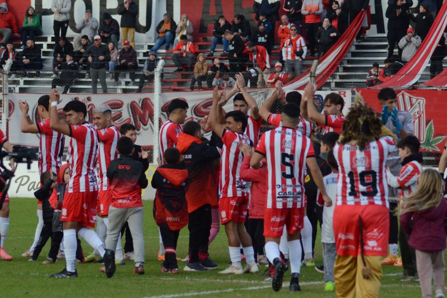 EN CARRERA. 9 de Julio fue contundente en el arranque del complemento.