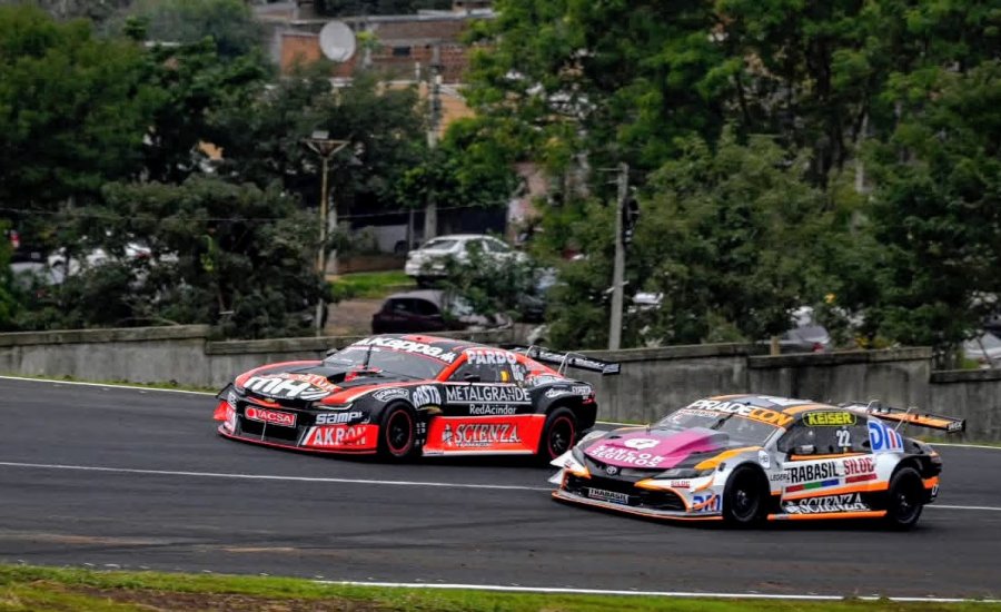 Otto Fritzler (22) y Agustín Canapino (86) en la final disputada en Posadas.