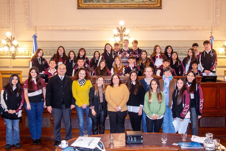 El contingente en el recinto.