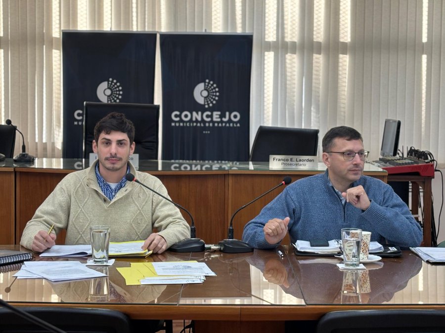 El secretario legislativo Nicol&aacute;s Abdala y el presidente del Concejo, Lisandro M&aacute;rsico. (PRENSA CONCEJO)
