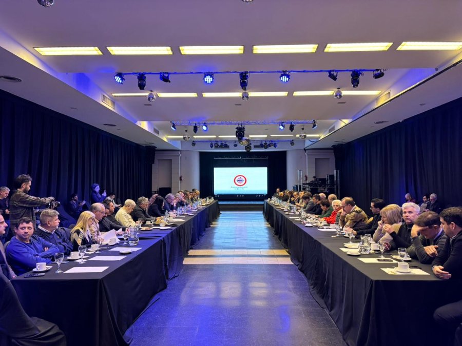 Reformadores constituyentes y representantes de FISFE de toda la Provincia durante la reunión.