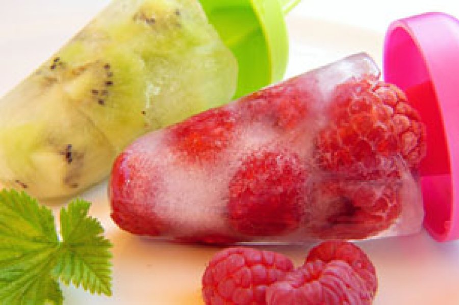 La refrigeración mantiene la frescura de los alimentos.