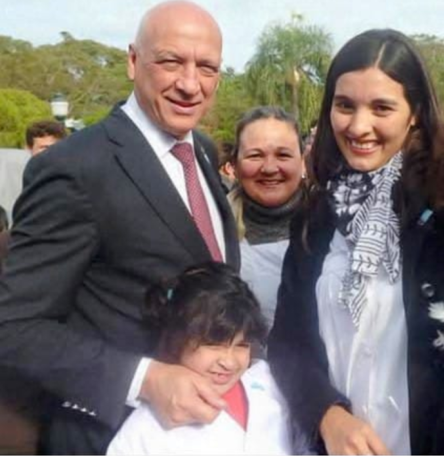 El ex gobernador y actual diputado provincial, Antonio Bonfatti, junto a Valeria Carrizo. (PRENSA UNIDOS)