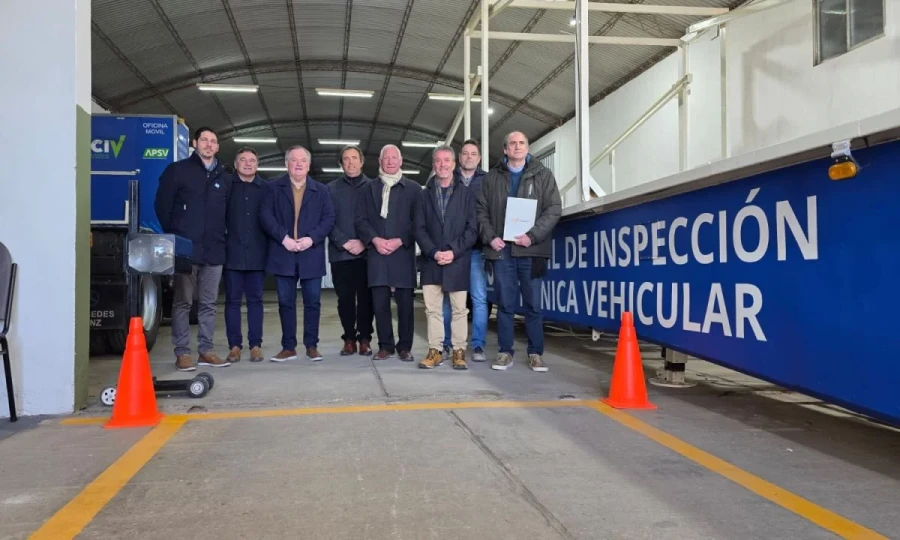 En Suardi inaugurando el Taller de Revisión Técnica Vehicular.