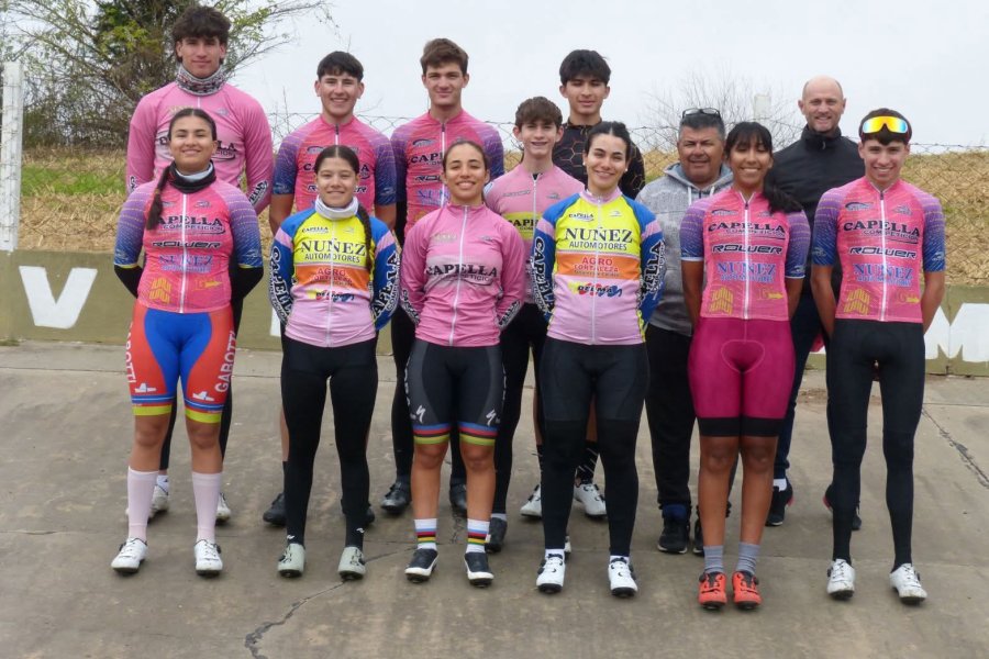 DELEGACION. Representantes del Club Ciclista y otras provincias que entrenaron en el velódromo rafaelino.