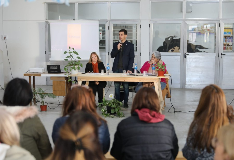 El acto se realizó en la EET N°654, donde participaron todas las instituciones educativas de la ciudad.