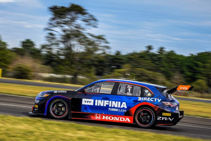 Leonel Pernía consiguió la pole con la Honda en Rosario.