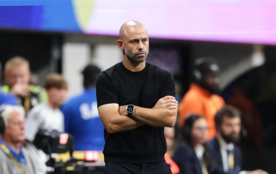 MASCHERANO. / Claramente se vio la diferecia que hay entre los dos equipos