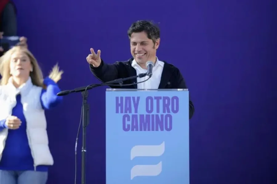 Axel Kicillof está atrapado en una feroz interna dentro del PJ.