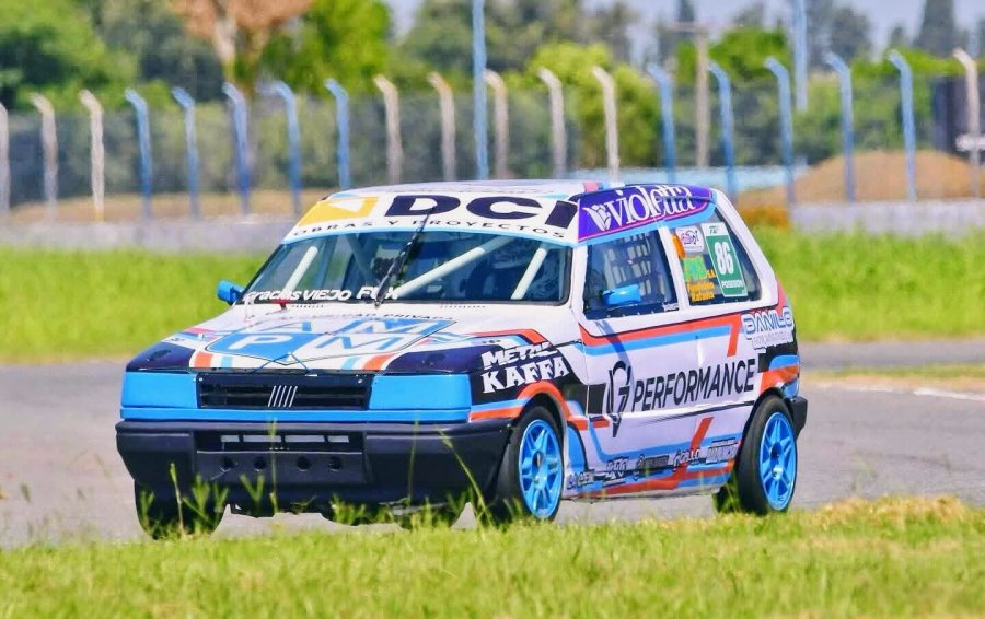 Nicolás Posebón (titular) y Carlos Longhi (invitado) ganaron en el Fiat 1400 TZ en Paraná.