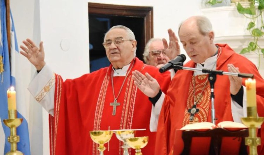 Monseñor Luis Fernández durante la celebración.