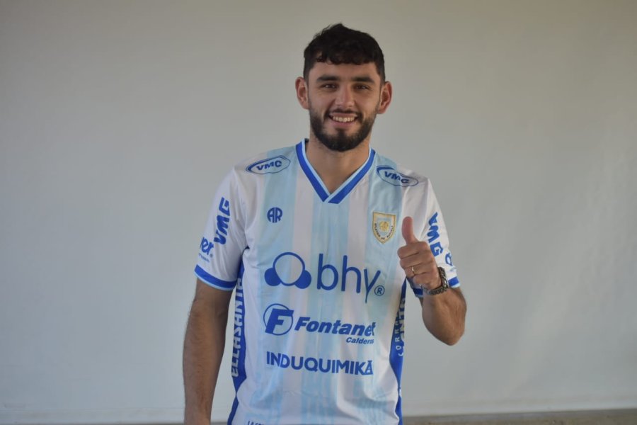 GUARANI. Aquino jugó en el país en Mitre de Santiago del Estero.