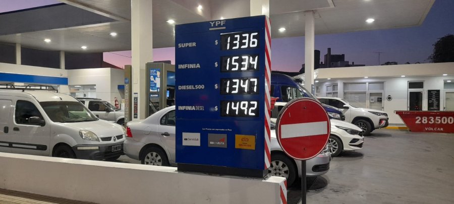 NAFTAS Y GASOIL MAS CAROS. Desde el martes rige el nuevo arancel de Nación y repercuten los saltos del barril de crudo luego de los incidentes en Medio Oriente..