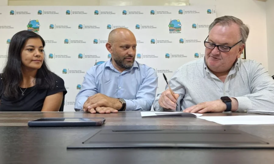 Romina López, Gustavo Puccini y Felipe Michlig.