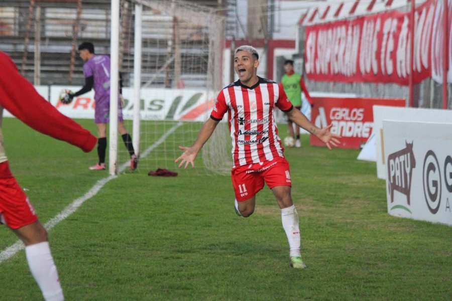 CARTA DE GOL. Lautaro Ocampo, uno de los delanteros julienses.