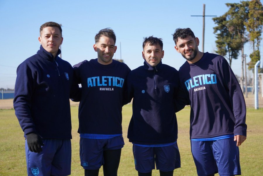 LOS REFUERZOS. / Fernando Ponce, Ijiel Protti, Braian Miranda y Derlis Aquino se sumaron al plantel albiceleste.