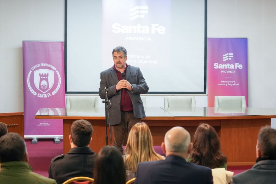 El ministro Cococcioni presidió el acto de apertura de sobres en la sede de la cartera de Seguridad y Justicia.