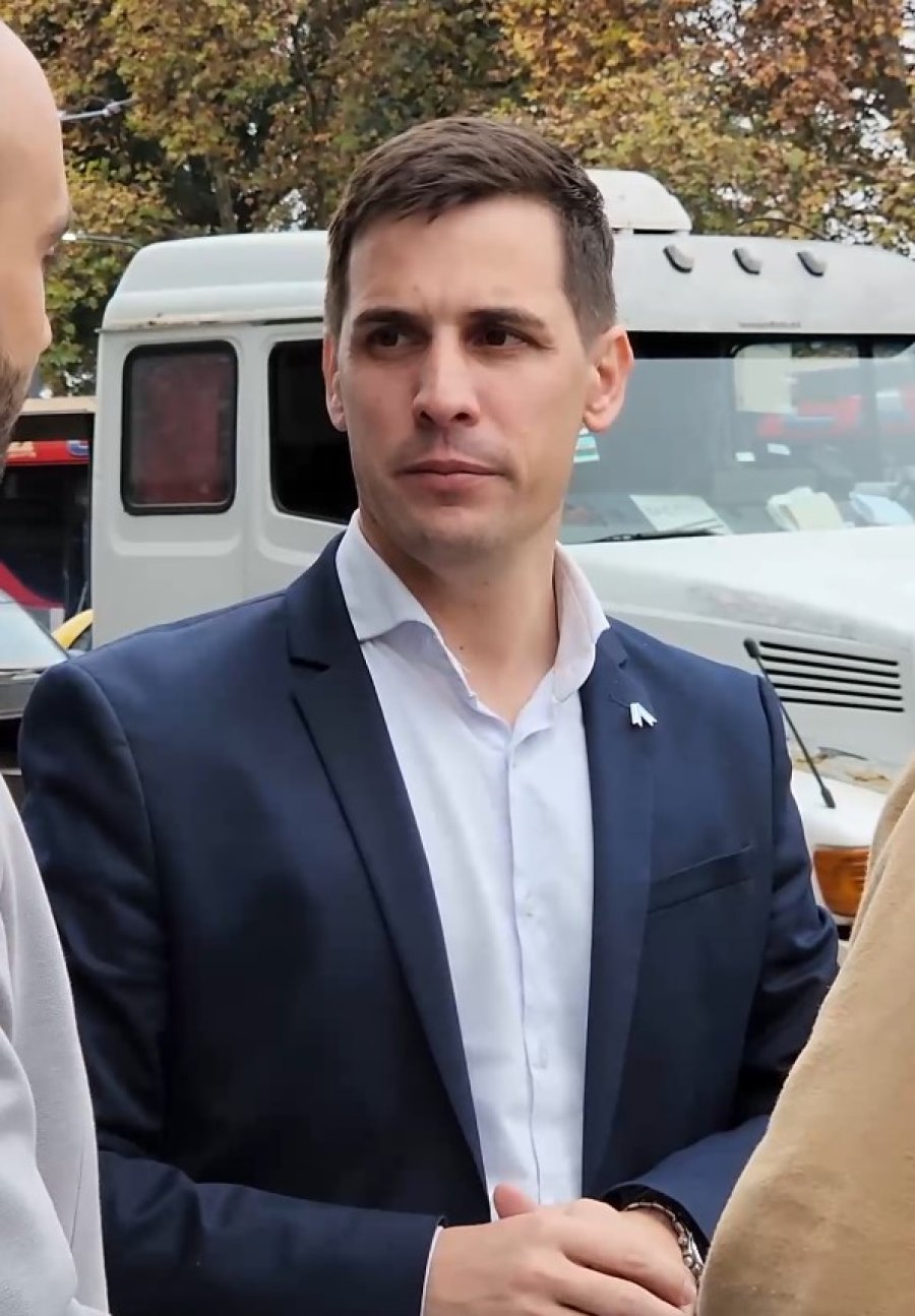 Viotti se presentó en la Agencia de Administración de Bienes del Estado.