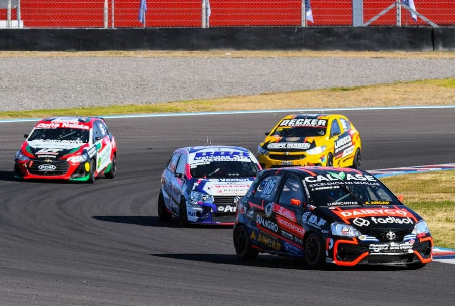 Cafaro, Canela, Pastori y Pérez en la segunda serie de la Clase 2.