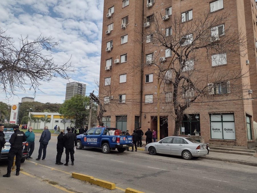 TRAGEDIA EN SANTA FE. Un hombre y dos mujeres murieron tras un escape de gas en un edificio.