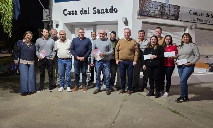 Las entregas se efectuaron en la Casa del Senado.