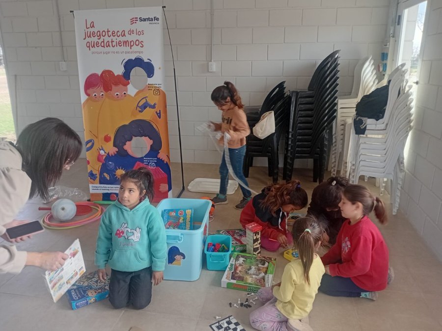 Los pequeños gozando de la propuesta.