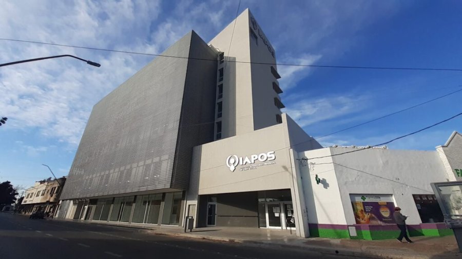 SEDE DE IAPOS. Hay un gran malestar de los afiliados de la obra social por aumentos y falta de información.