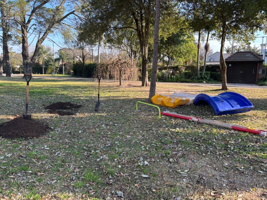Se instalaron nuevos juegos en la Plazoleta “El Mástil”, ubicada en barrio Brigadier López.