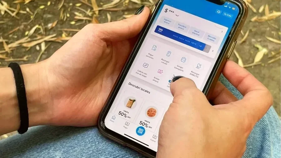 TENDENCIAS. Las app bancarias y fintech van desplazando al cash a pasos agigantados.