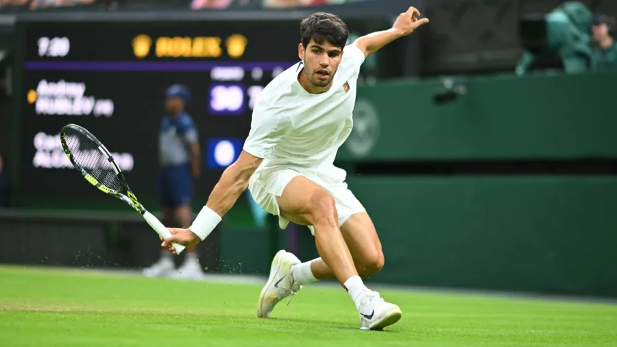 Alcaraz sigue imparable en Wimbledon.
