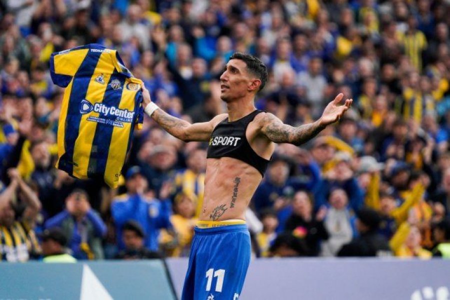 Fideo Di María Di María ya convirtió el penal y celebra con el pueblo canalla en el Gigante.