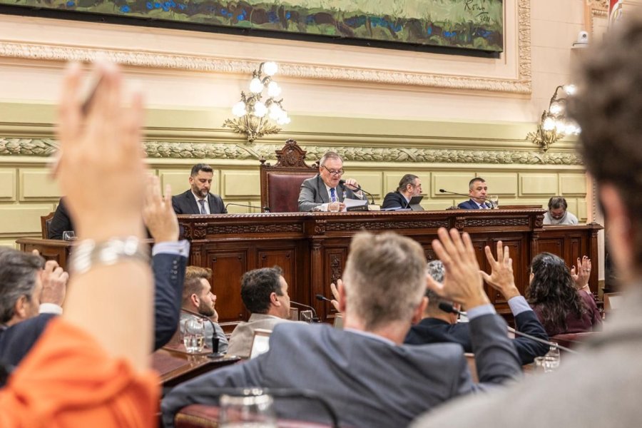 Despu&eacute;s de una tarde de lunes de arduas negociaciones, los convencionales aprobaron el Reglamento sobre el cual se basar&aacute; la reforma constitucional. (PRENSA CONVENCIONAL)
