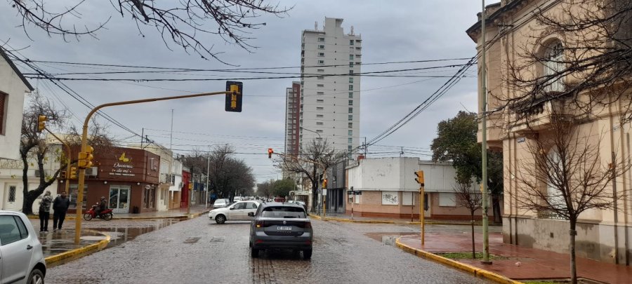 PRECIPITACIONES Y BAJAS TEMPERATURAS. Se espera tiempo inestable y un brusco descenso de temperatura a partir de este miércoles en la ciudad.