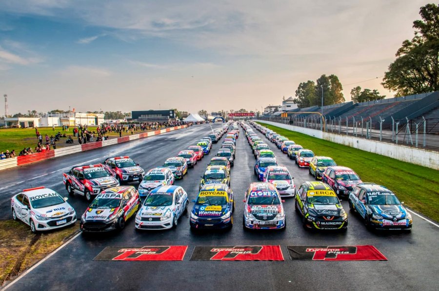 Los vehículos participantes en la anterior edición disputada en Buenos Aires.