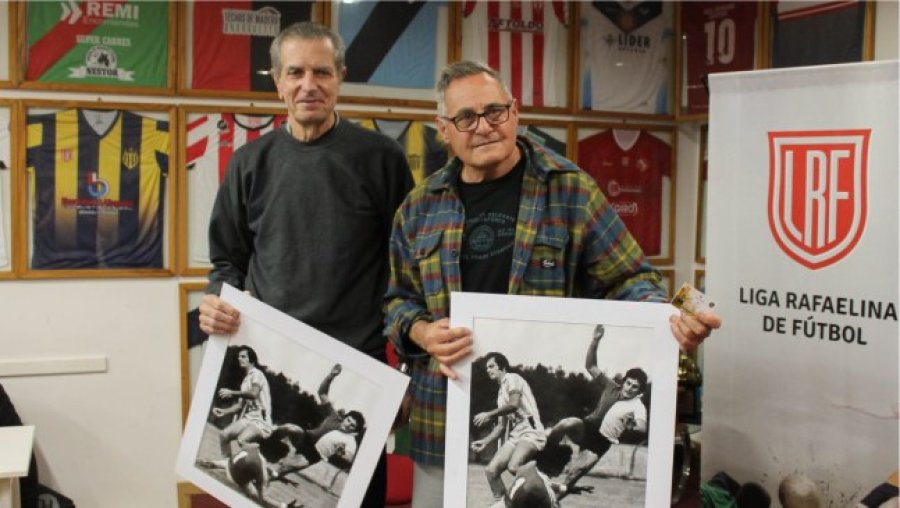 RECONOCIMIENTO. Sola y Werlen con los presentes.