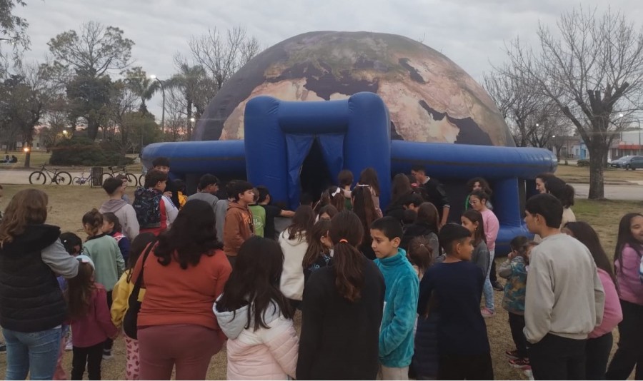 PLANETARIO. La propuesta alcanzó importante convocatoria.