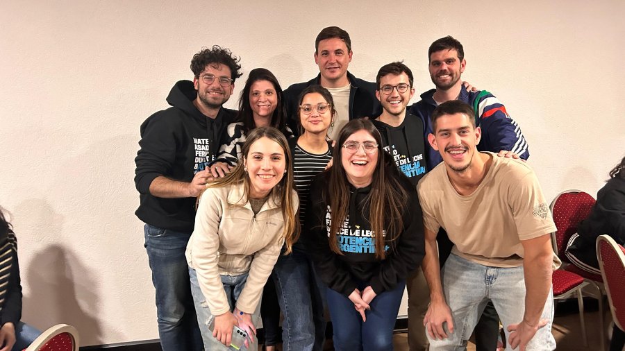 El concejal rafaelino, Augusto Rolando, junto a otros participantes del programa de formaci&oacute;n pol&iacute;tica de Potencia Argentina. (FOTO A.R.)