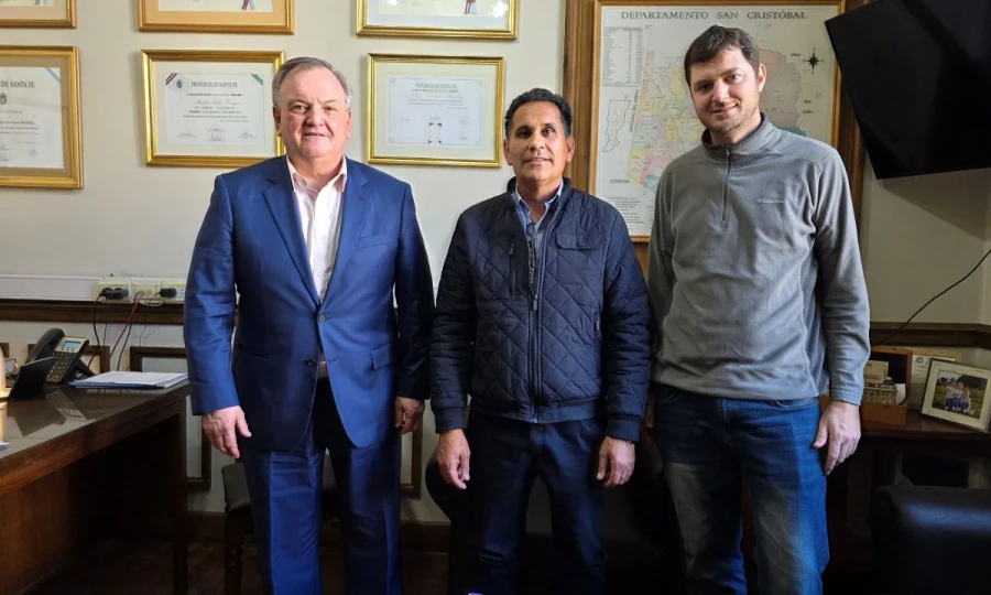 ÇFelipe Michlig, Marcelo Lind y Fernando Scarfia durante el encuentro.