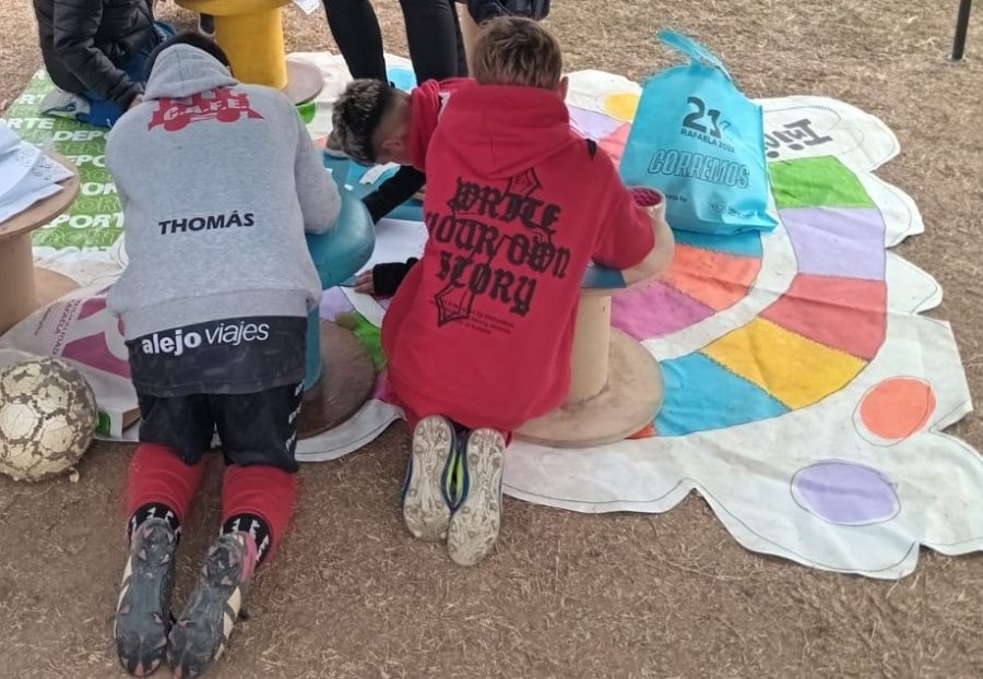 INICIATIVA. Apunta a involucrar activamente a toda la comunidad que forma parte de los clubes: familias, referentes, entrenadores, dirigentes y, especialmente, las infancias.